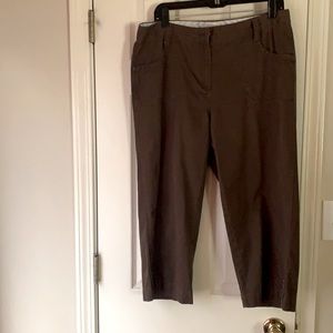Van Heusen ladies brown capri pants 12